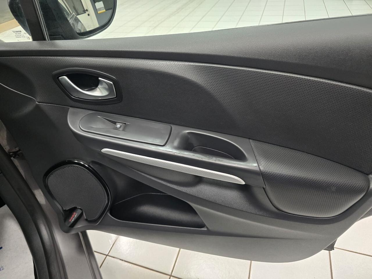 Renault Clio 1.5 dCi 8V 90CV EDC S&S 5 porte Duel2