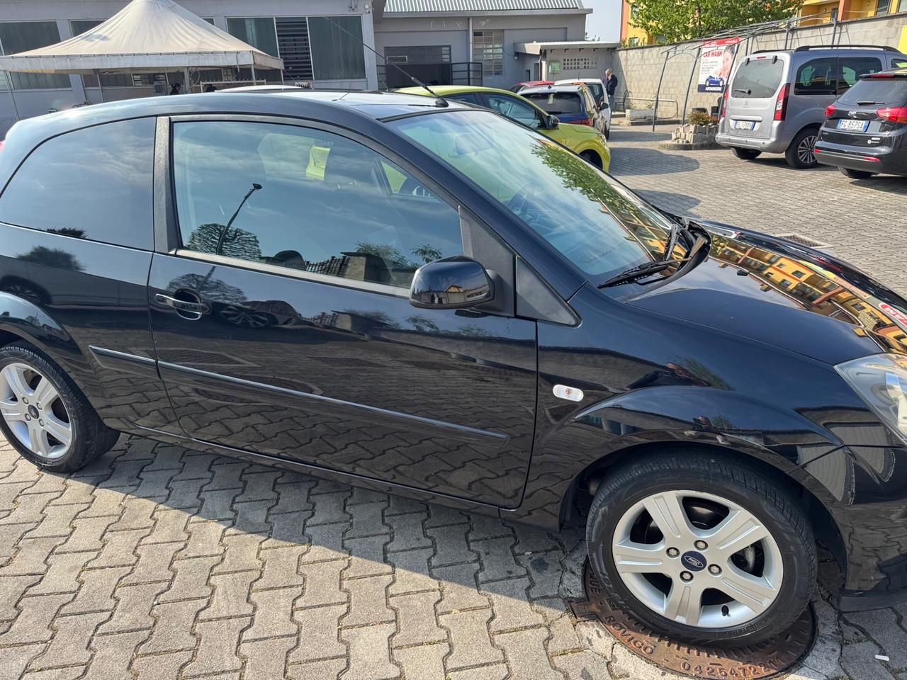 Ford Fiesta 1.2 16V 3p. neopatentati