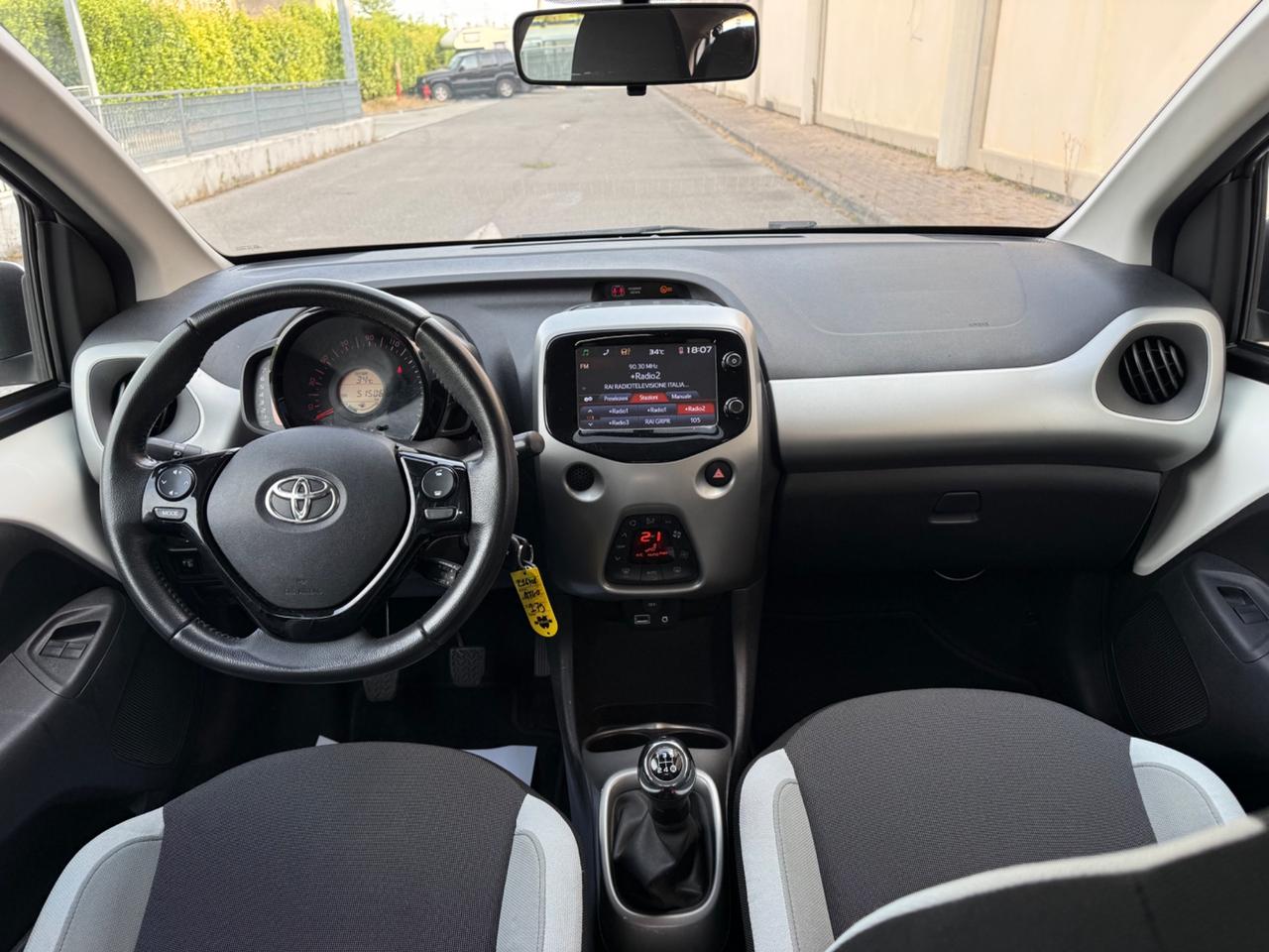 Toyota Aygo 1.0 VVT-i 69 CV 5 porte x-play