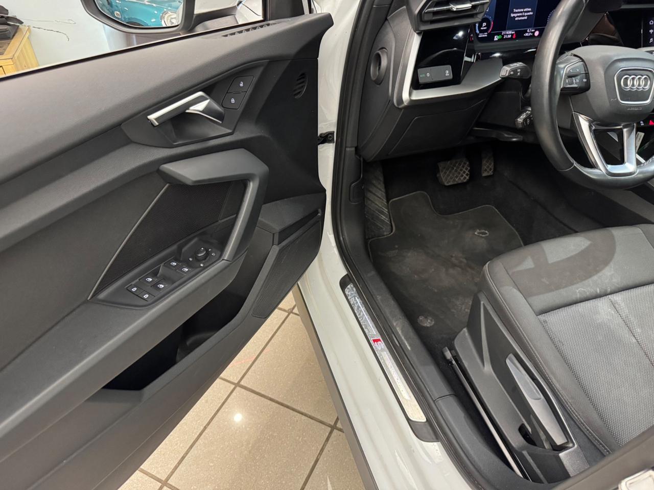 Audi A3 Sedan 30 TDI S tronic S line edition