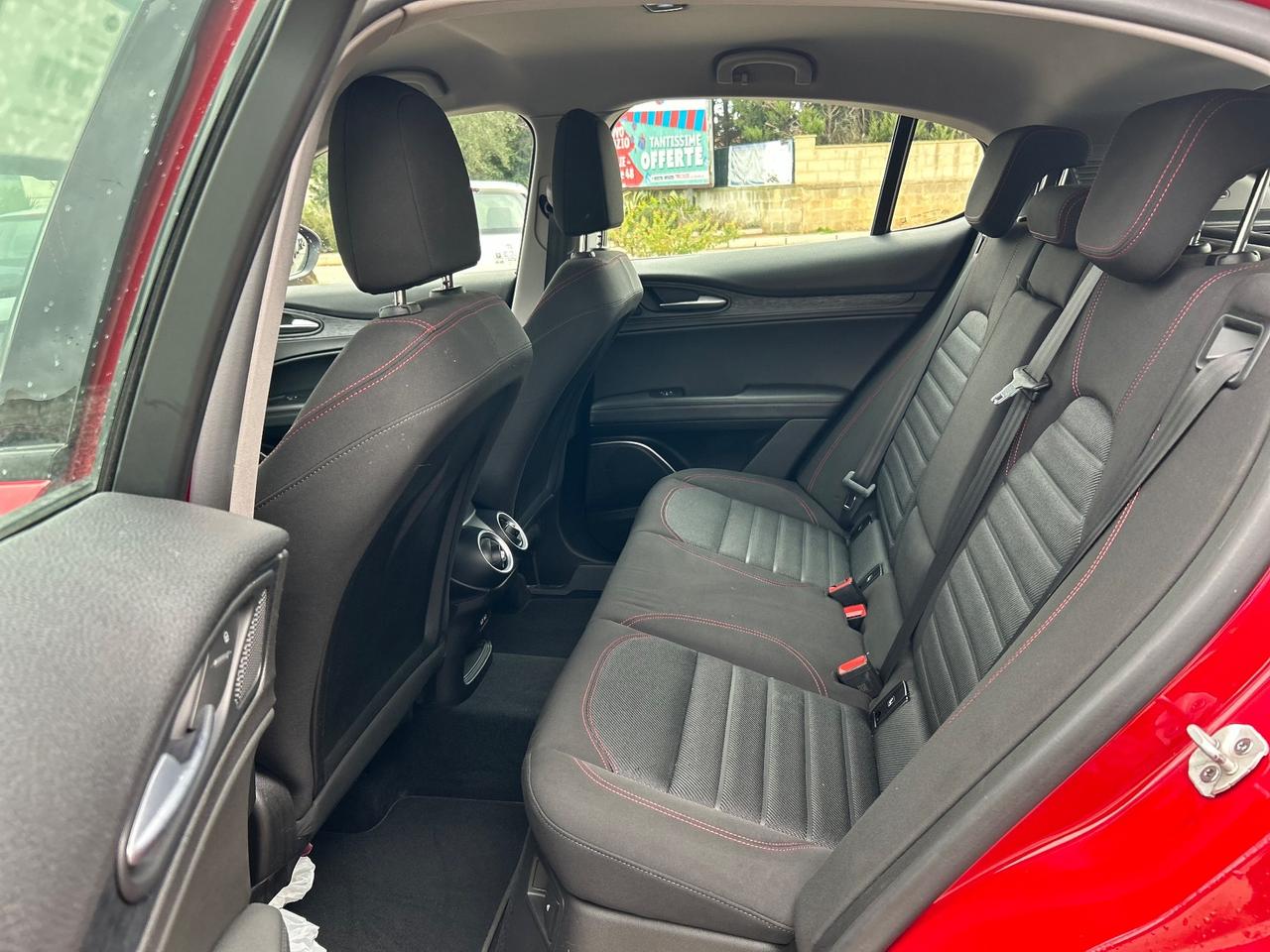 Alfa Romeo Stelvio 2.2 Turbodiesel 160 CV AT8 RWD Business