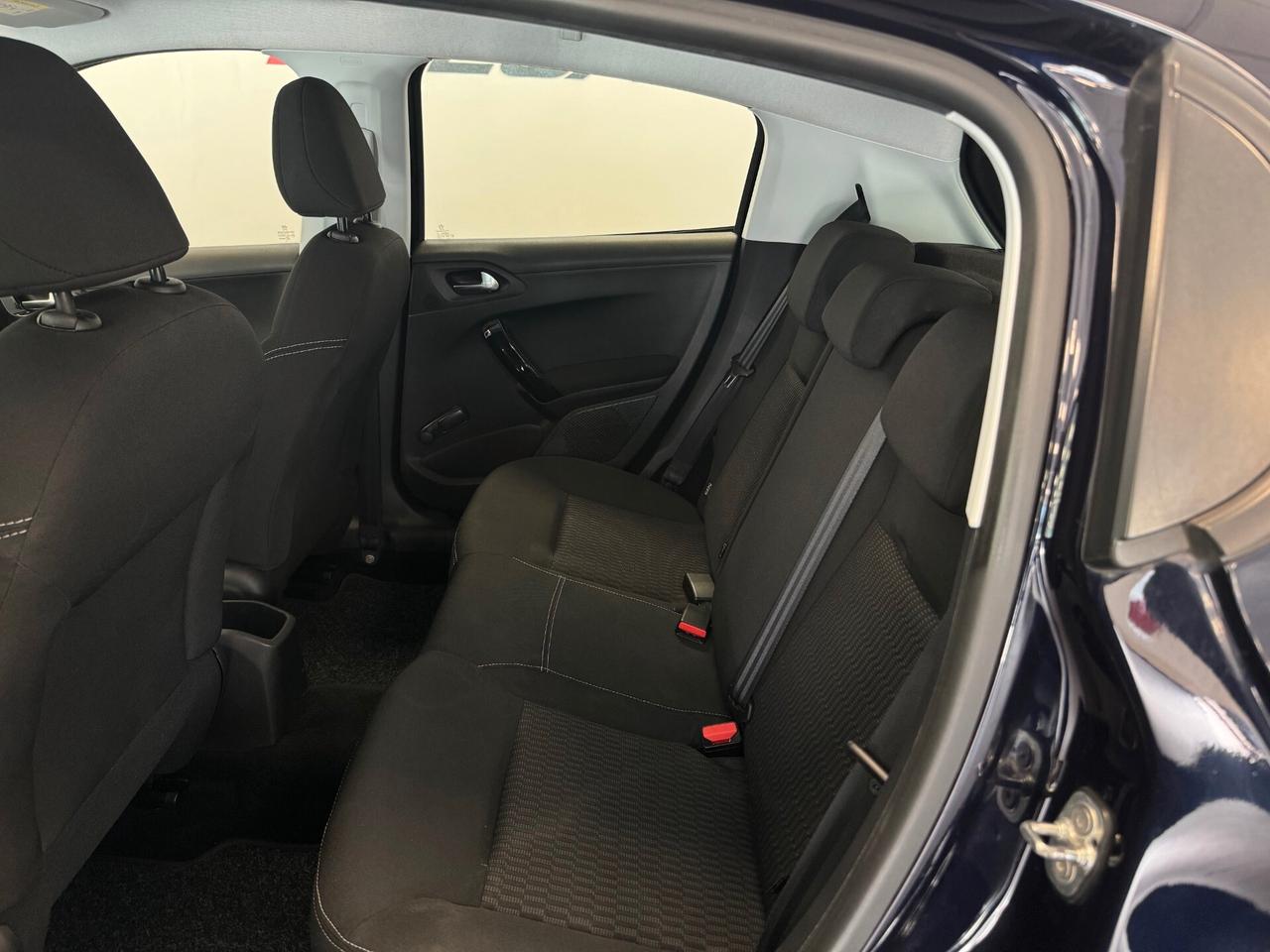 Peugeot 208 PureTech 82 5 porte Active 40.000 KM NEOPATENTATI
