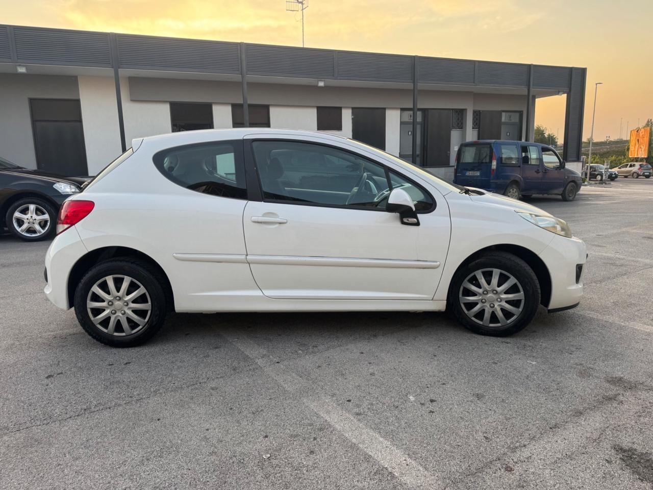 Peugeot 207 1.4 8V 75CV 3p. ECO GPL