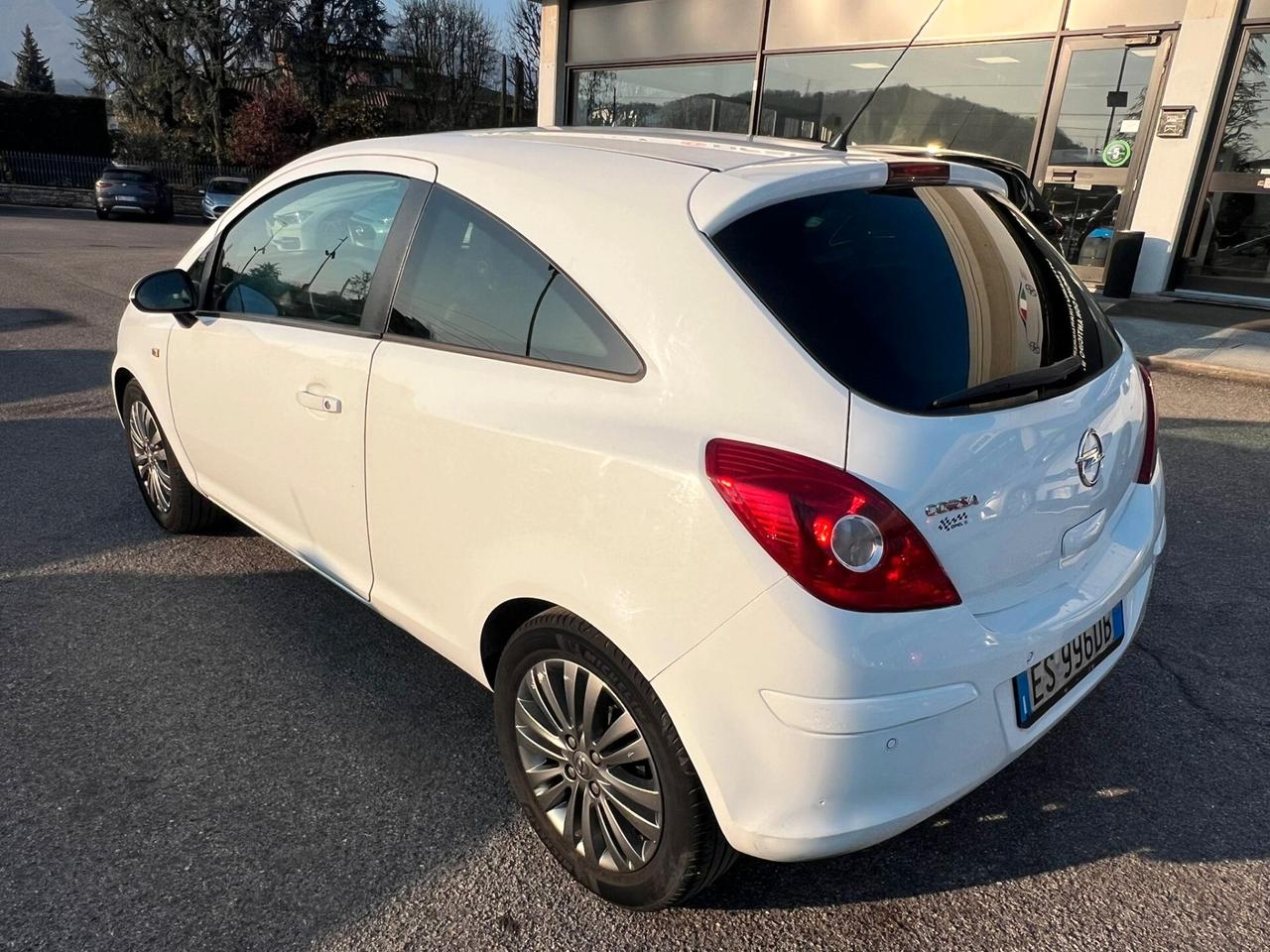 Opel Corsa 1.4 16V 3 porte Edition