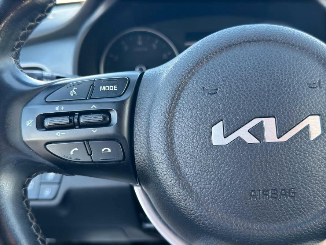 Kia Stonic 1.0 t-gdi mhev Urban 100cv CON TELECAM E CARPLAY