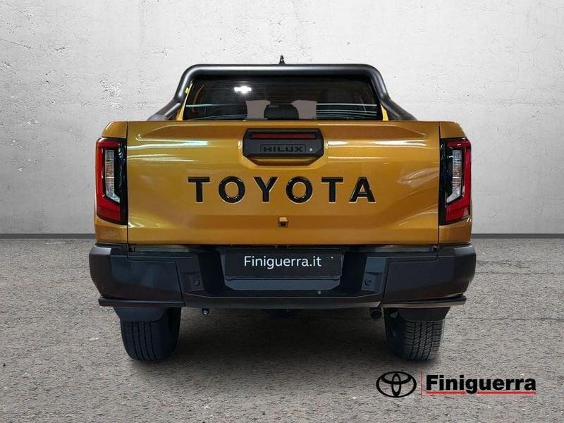 Toyota Hilux 2.8 DIESEL MILD HYBRID 48V 204 CV AUT INVINCIBLE