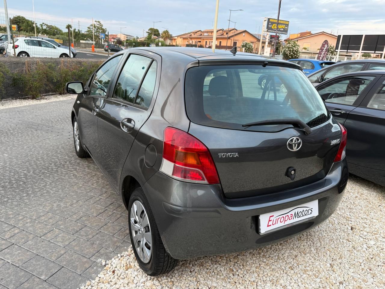 Toyota Yaris 1.0 5 Luxury Pack