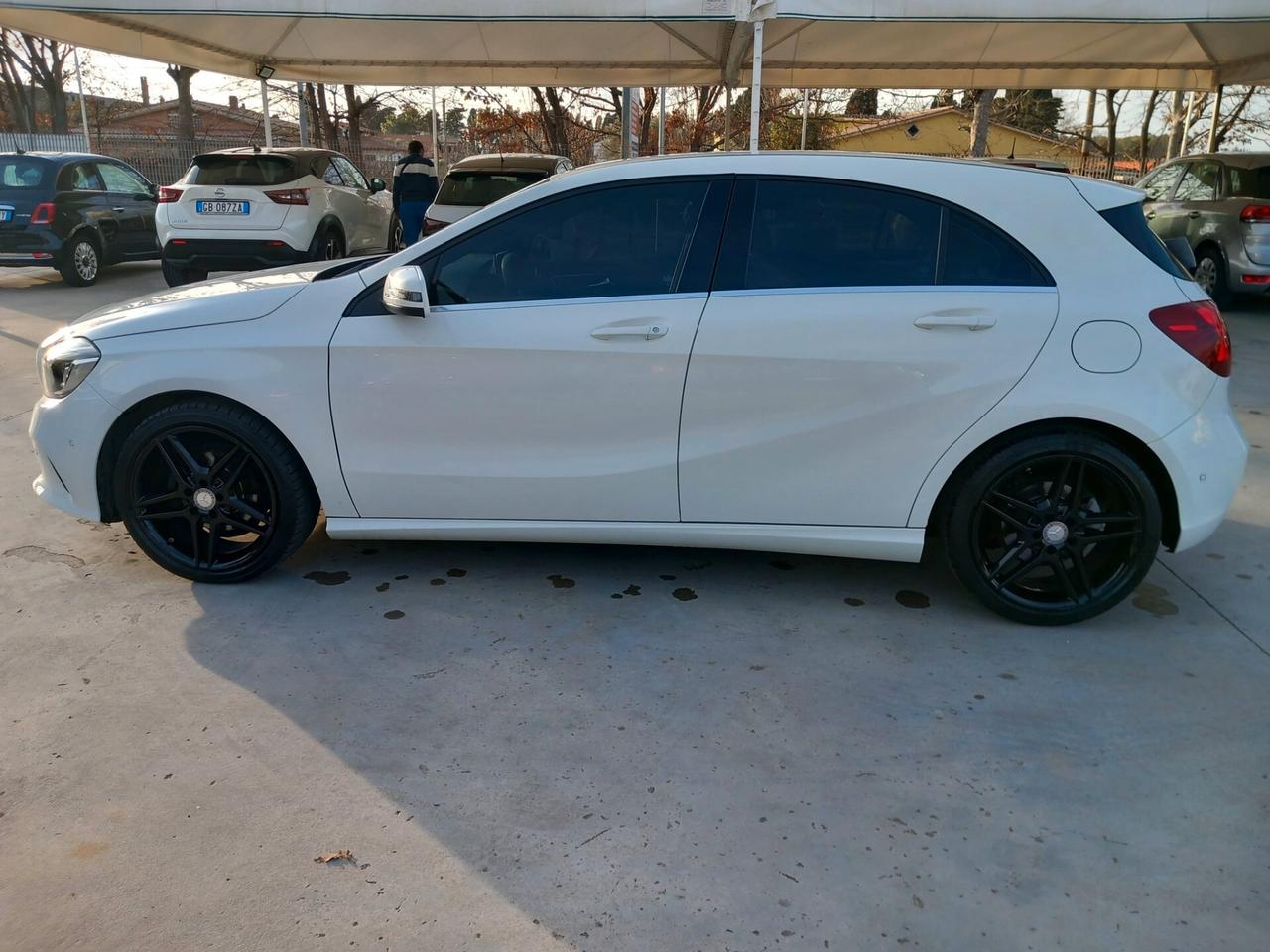 Mercedes-benz A 180 d Sport tenuta in maniera maniacale r 18 led pelle