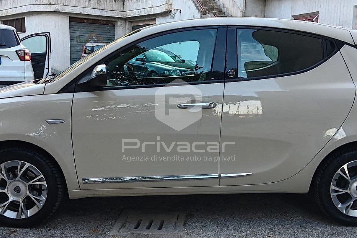 LANCIA Ypsilon 1.2 69 CV 5 porte GPL Ecochic Gold