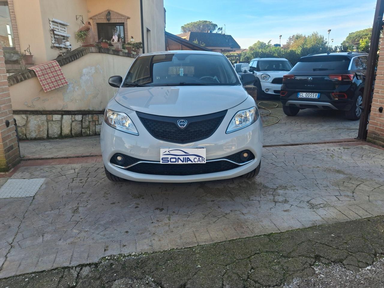 Lancia Ypsilon 1.2 69 CV 5 porte GPL Ecochic Gold neopatentati