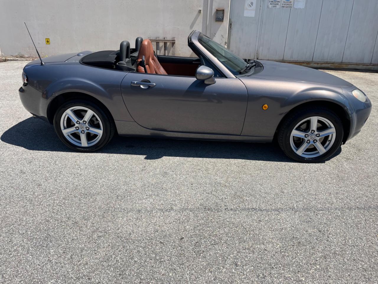 Mazda MX-5 1.8L 16V Lead-In