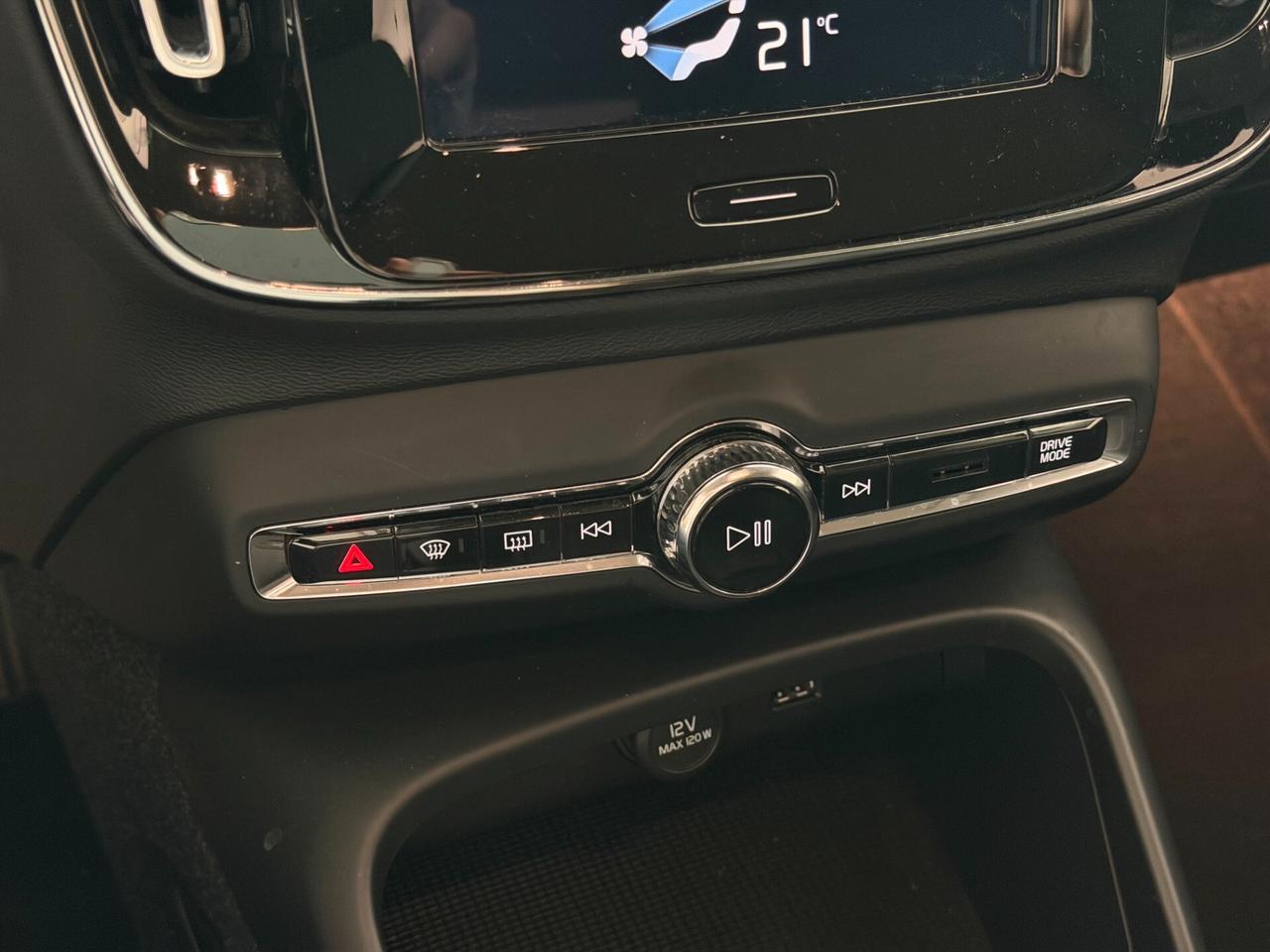 Volvo XC40 2.0cc 190Cv Automatica-Retrocamera