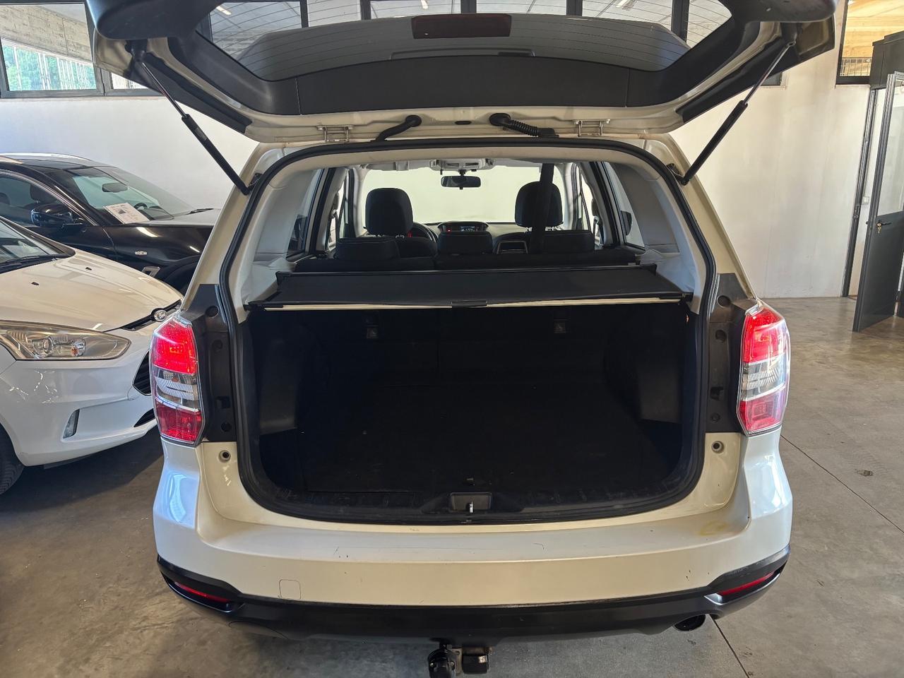 Subaru Forester 2.0D |BIANCO PERLA GANCIO TRAINO