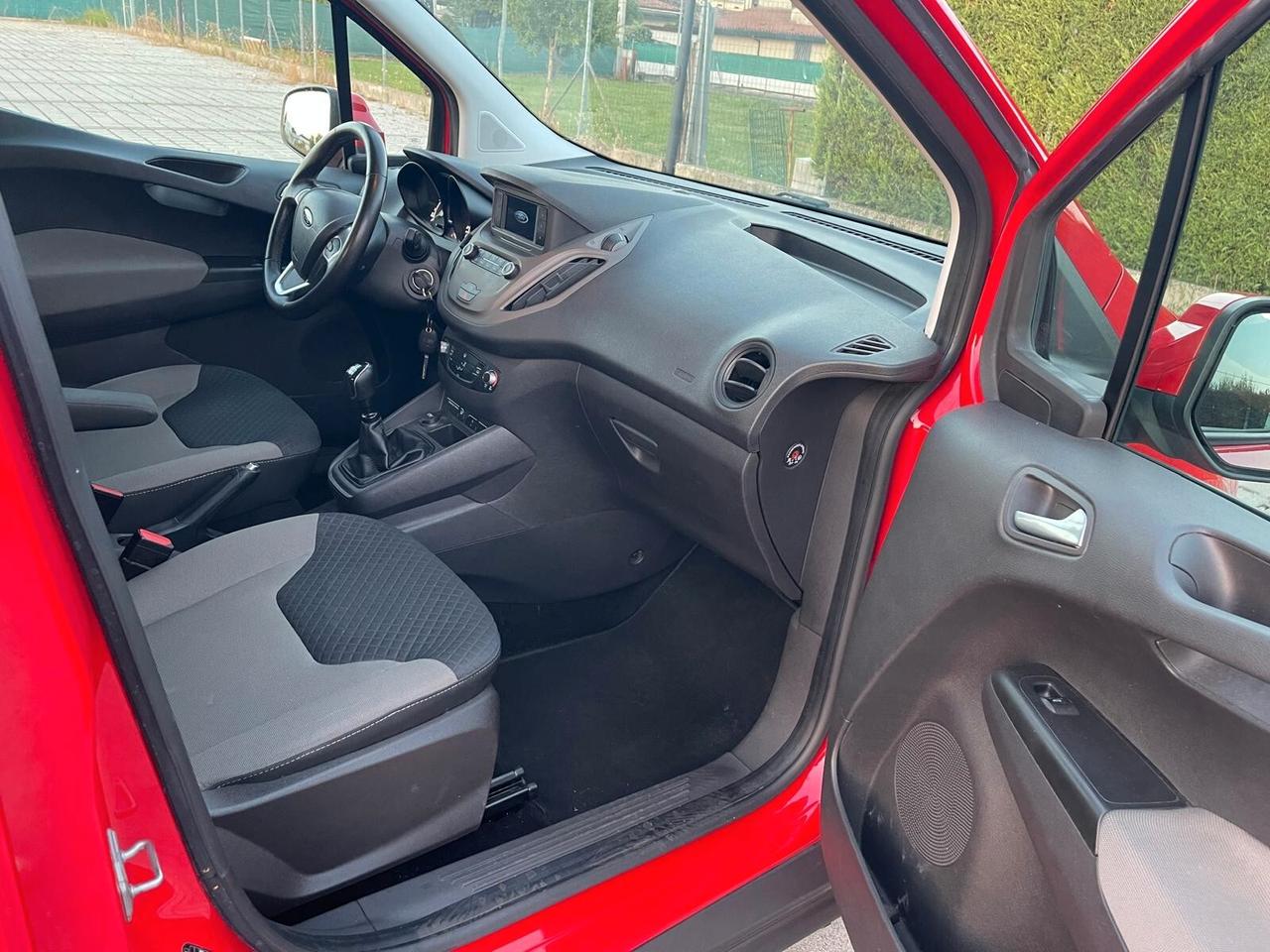 Ford Tourneo Courier 1.0 EcoBoost 100 CV Sport