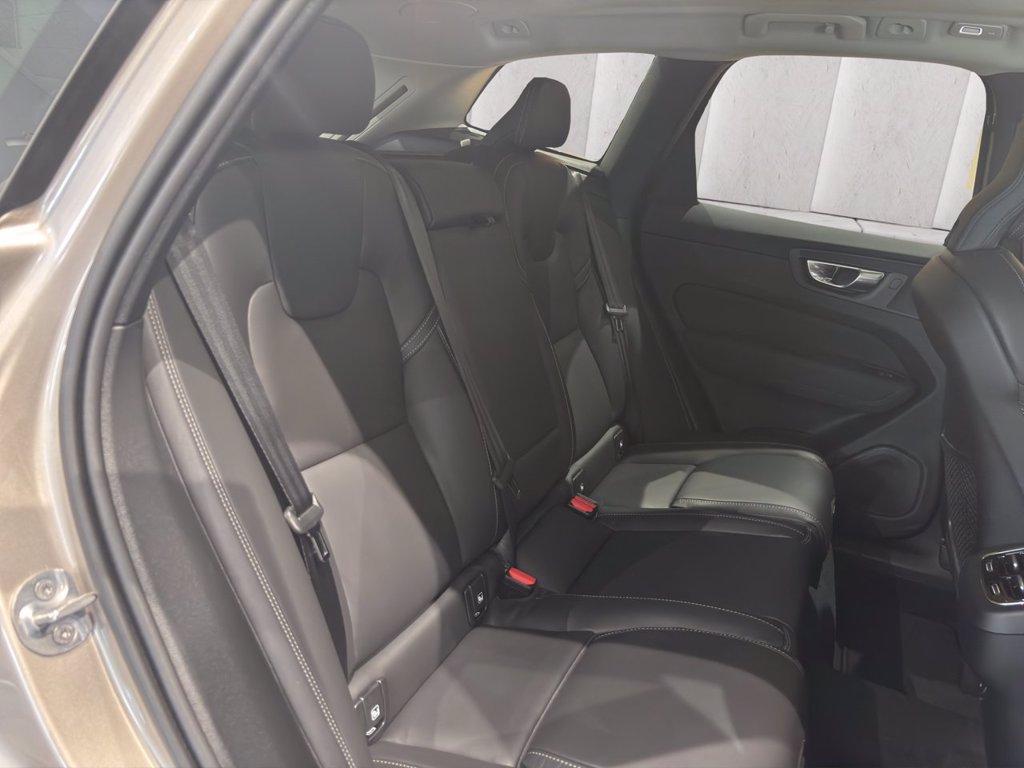 VOLVO XC60 2.0 b5 mhev Ultra Dark awd auto del 2025