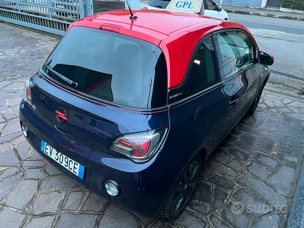 Opel adam