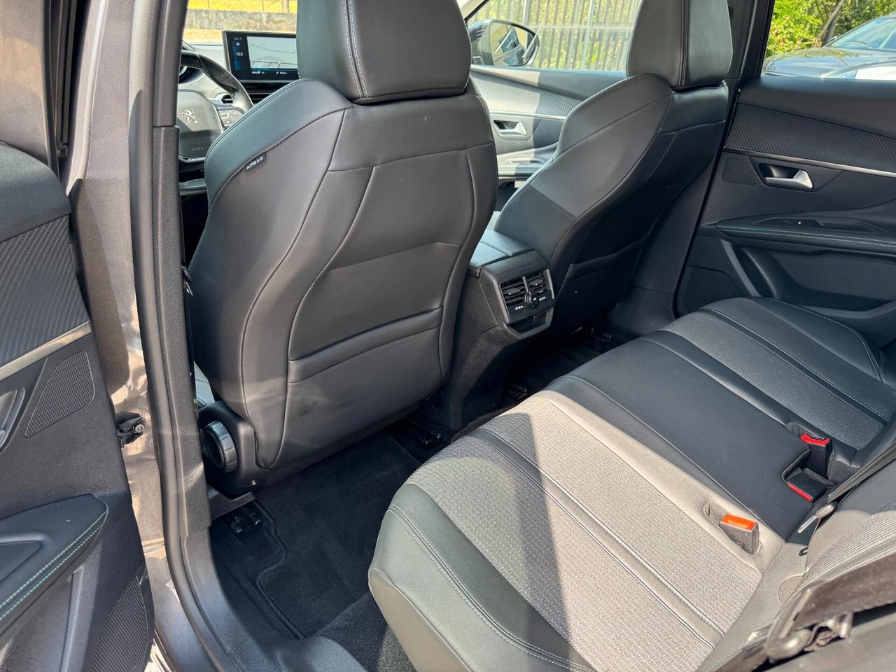 Peugeot 3008 BlueHDi 130 S&S EAT8 Allure