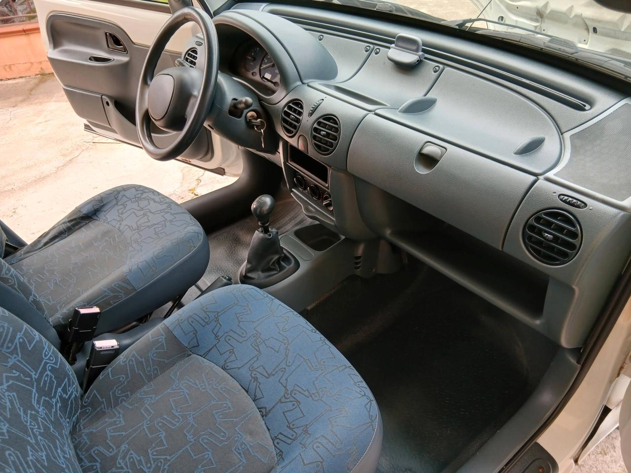 Renault Kangoo 1.2b furgone solo km 77000