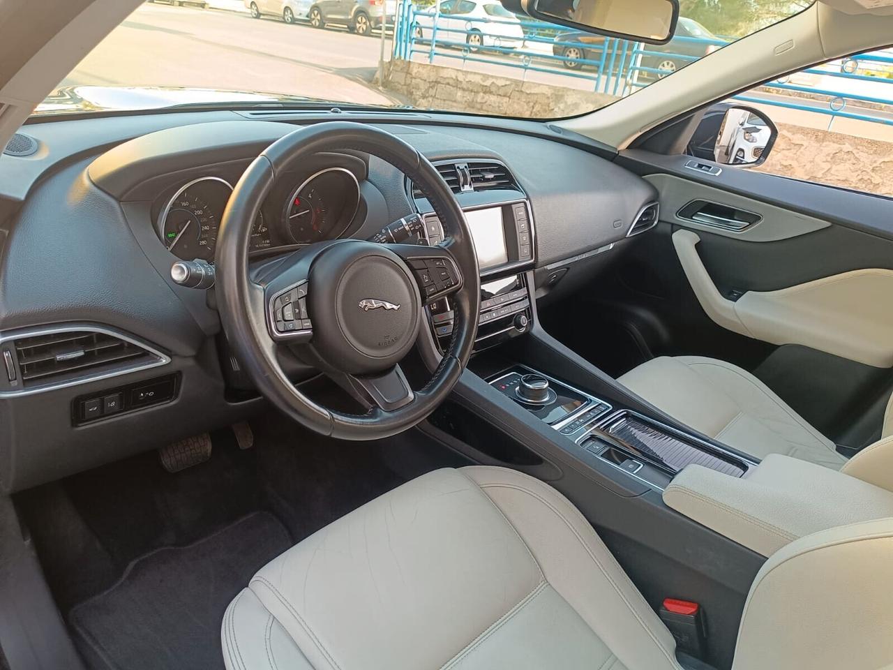 Jaguar F-Pace 2.0 D 180 CV AWD Prestige MOTORE NUOVO KM. 0