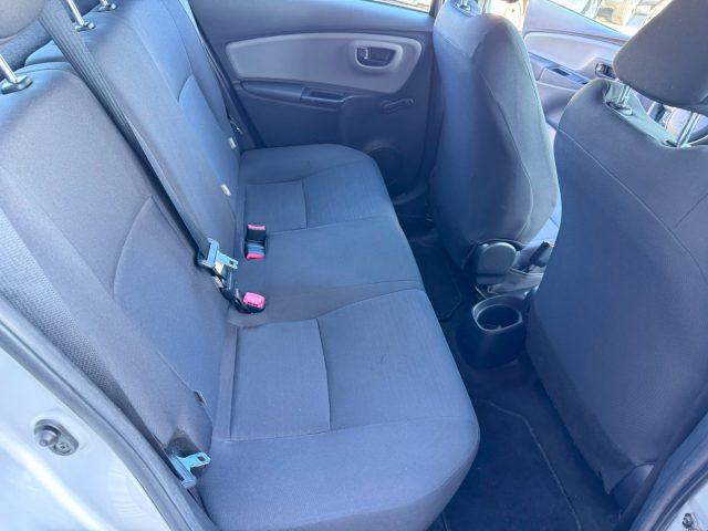 TOYOTA Yaris 1.0 5 porte Active OK NEOPATENTATI
