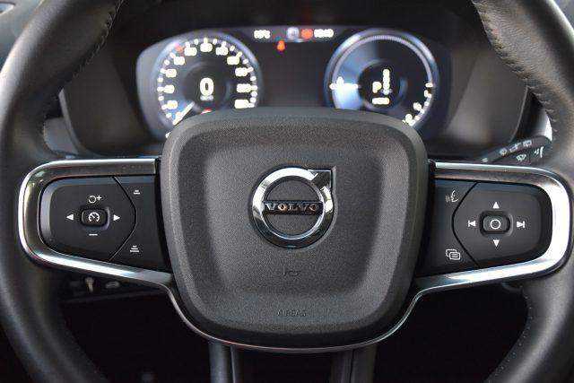 VOLVO XC40 T4 Recharge Plug-in Hybrid Inscription Expression