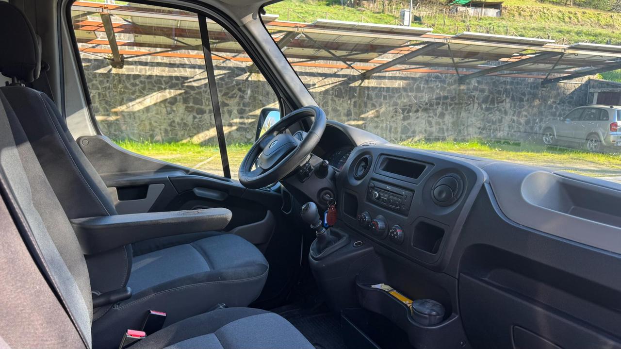 RENAULT Master T33 2.3 dci 125cv L2H2 E5