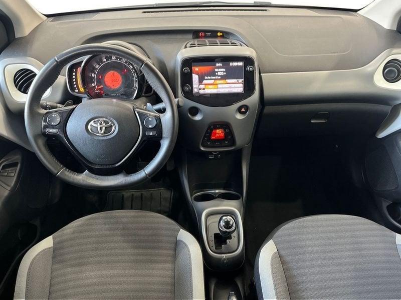 Toyota Aygo Aygo 5p 1.0 x-play m-mt 72cv