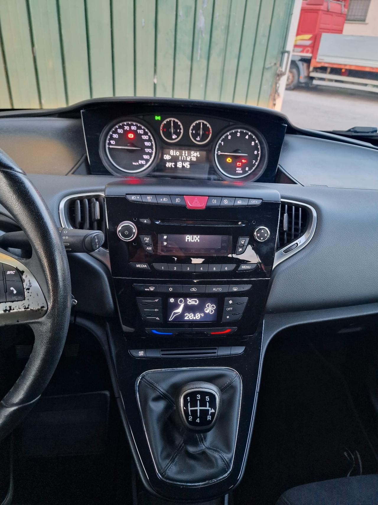 Lancia Ypsilon 1.2 benz 69 CV