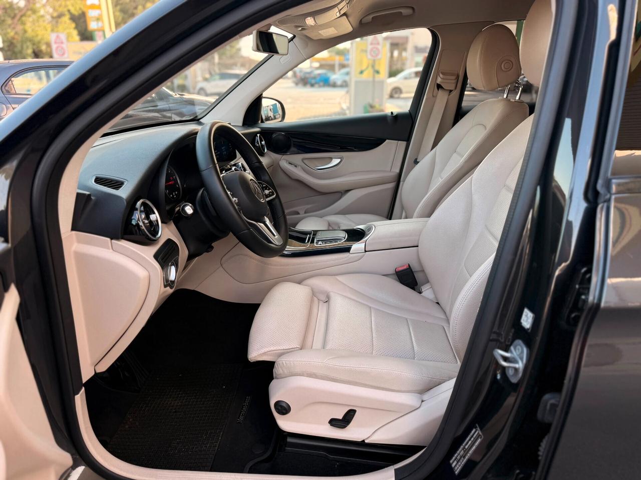 Mercedes-benz GLC 300 d 4Matic Sport TOTAL BLACK