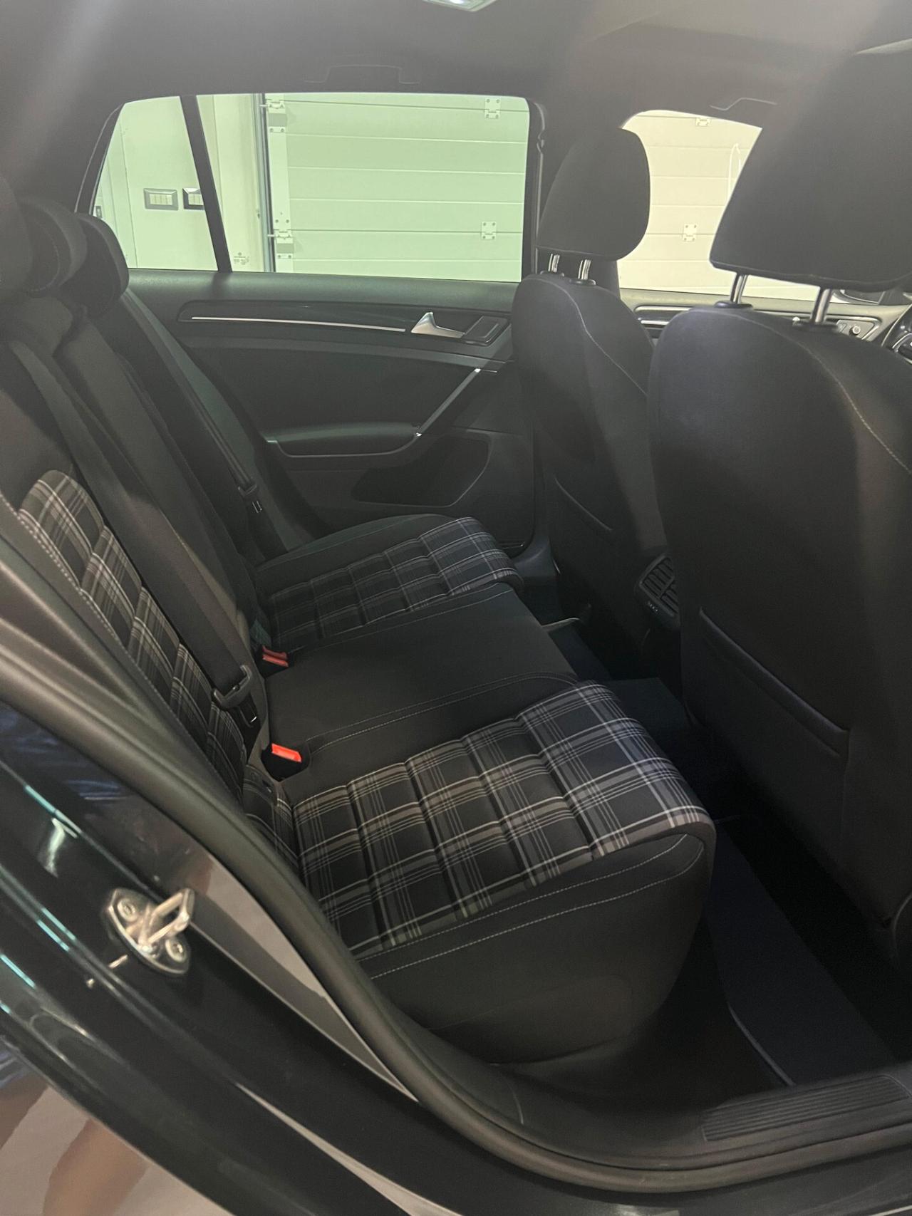 Volkswagen Golf GTD 2.0 TDI DSG 5p. 184 CV