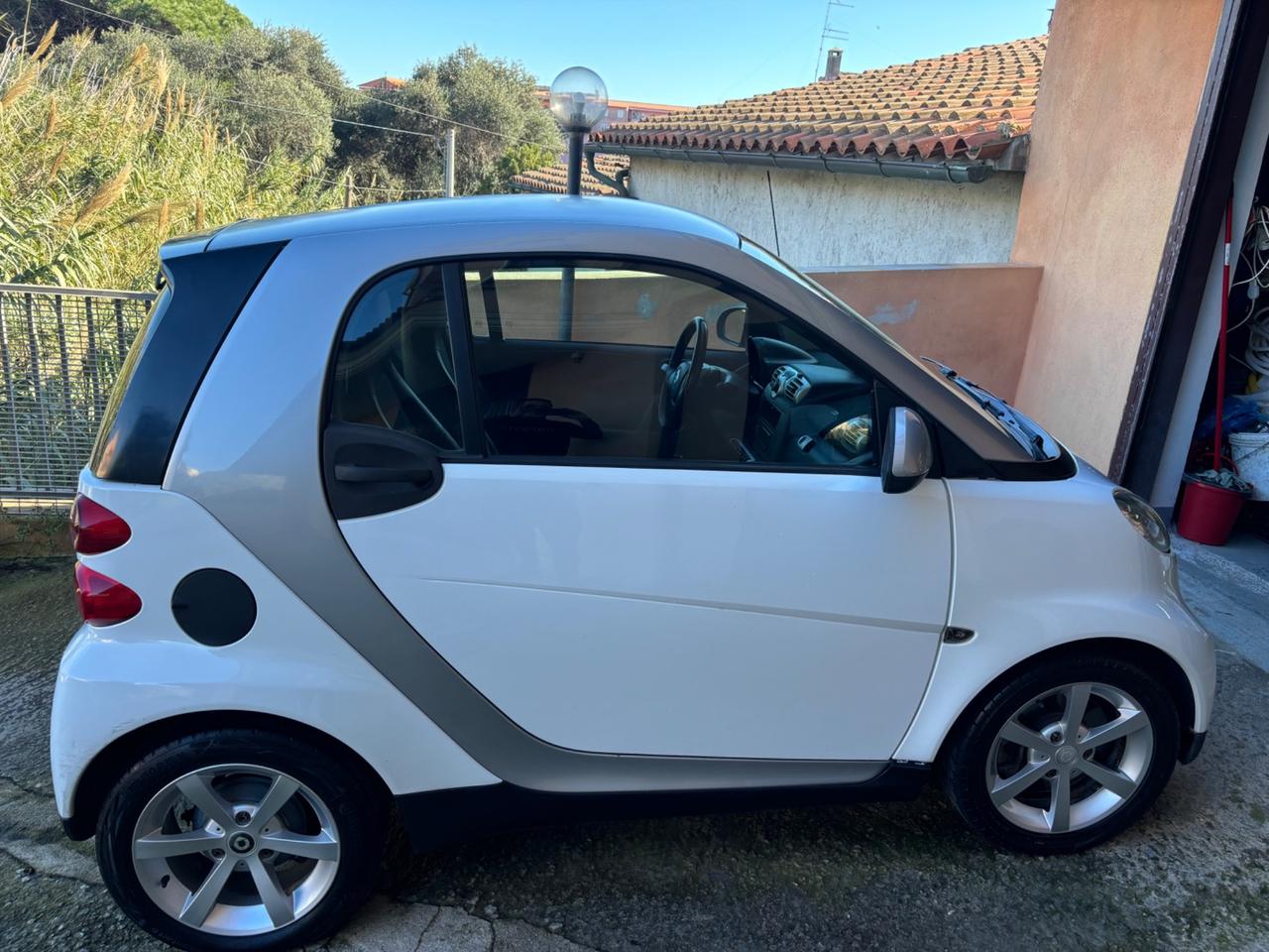 Smart ForTwo 1000 52 kW MHD coupé pure