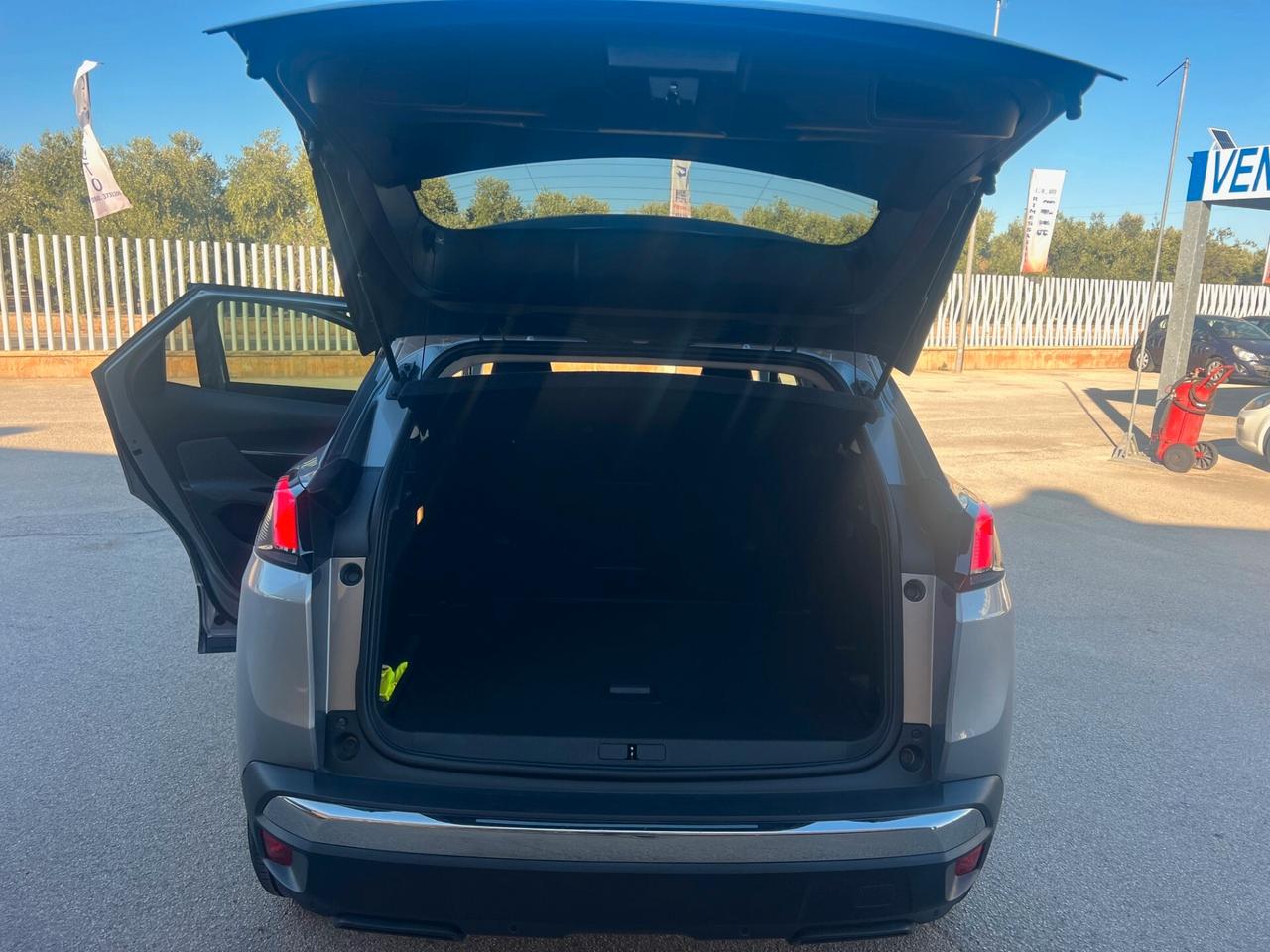 Peugeot 3008 BlueHDi 130 S&S EAT8 Business