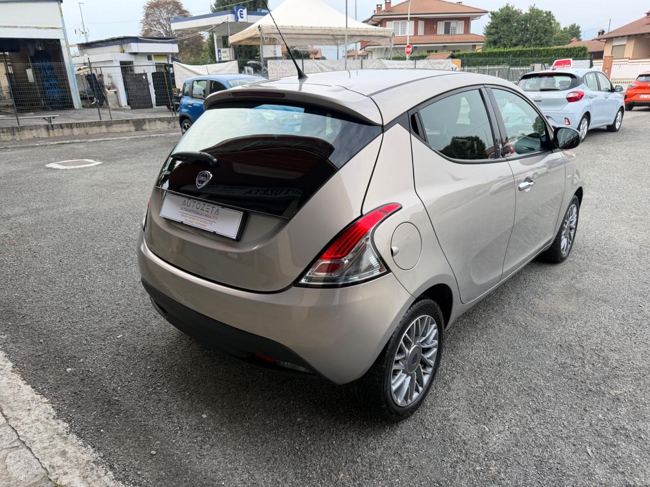 Lancia Ypsilon 1.2 69 CV 5 porte S&S Gold