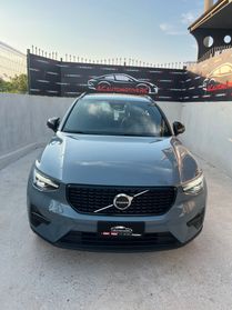 Volvo XC40 B3 automatico Plus Dark