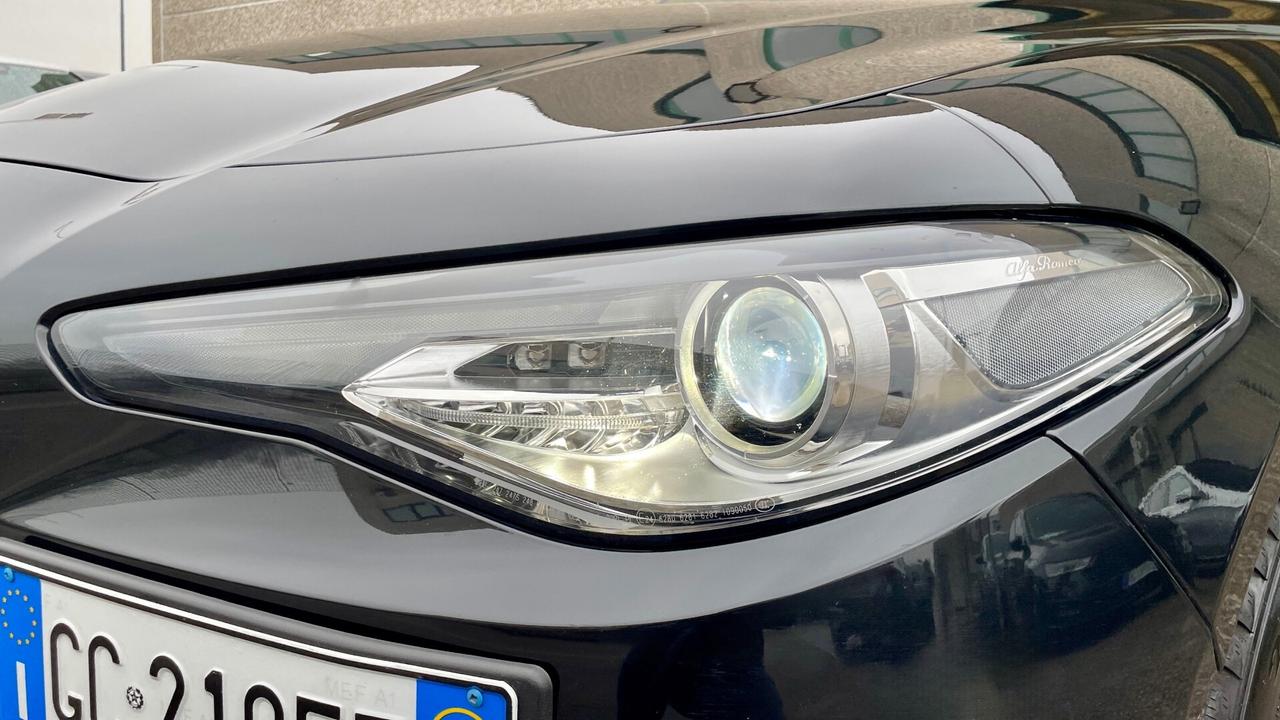 ALFA ROMEO GIULIA 2.2 TURBODIESEL EXECUTIVE 160CV - FULL LED, VETRI PRIVACY, CRUISE CONTROL