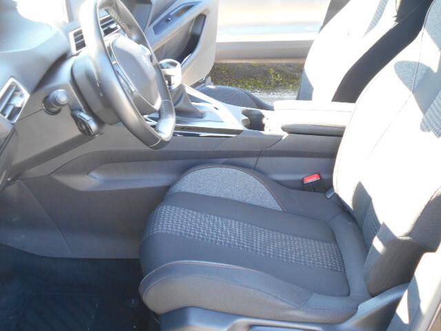 Peugeot 3008 BlueHDi 130 S&S Business