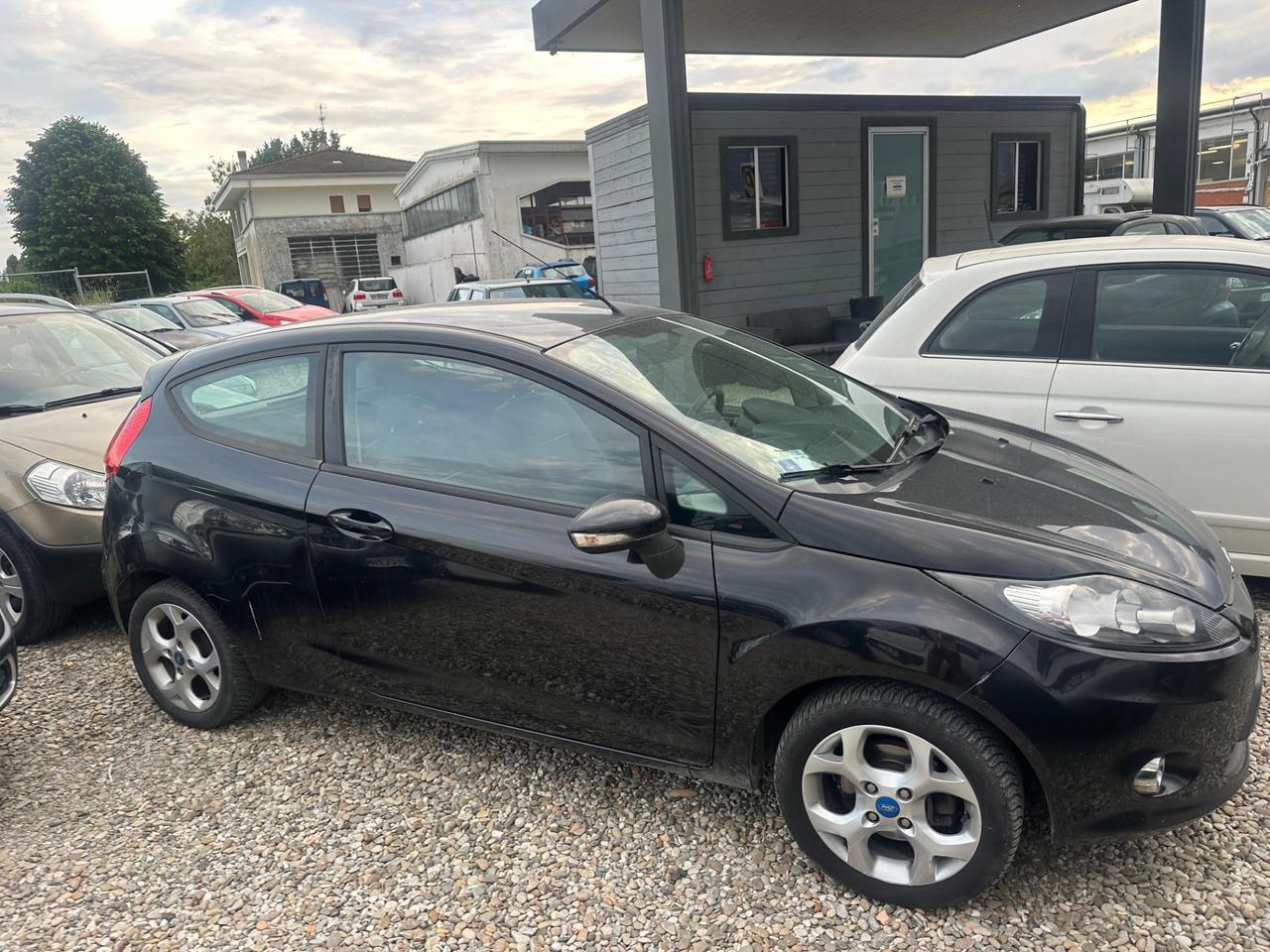 Ford Fiesta 1.4 TDCi 70CV 3 porte Titanium