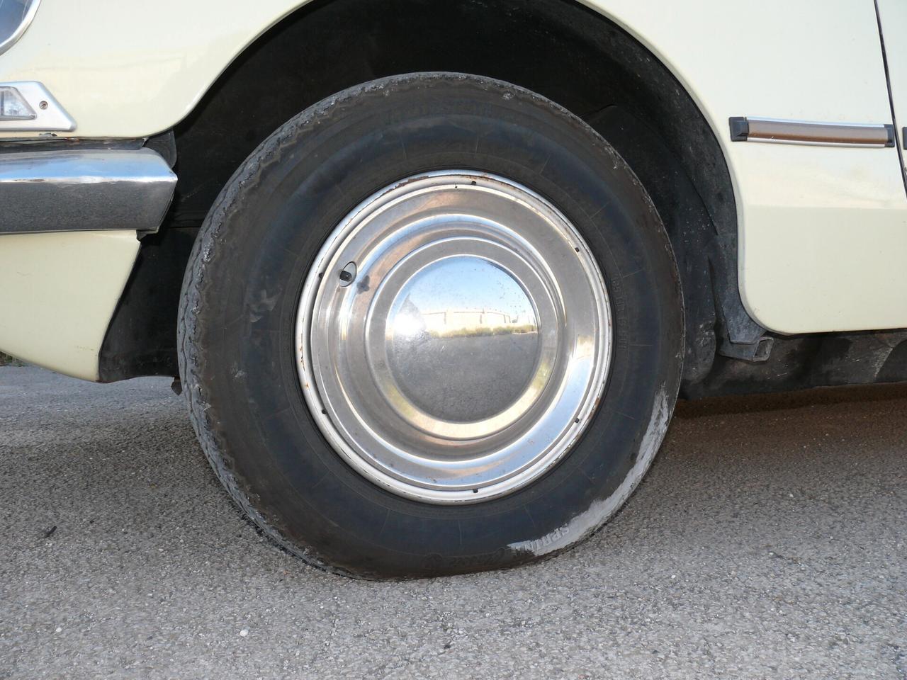 Citroen DS SUPER (M1145)