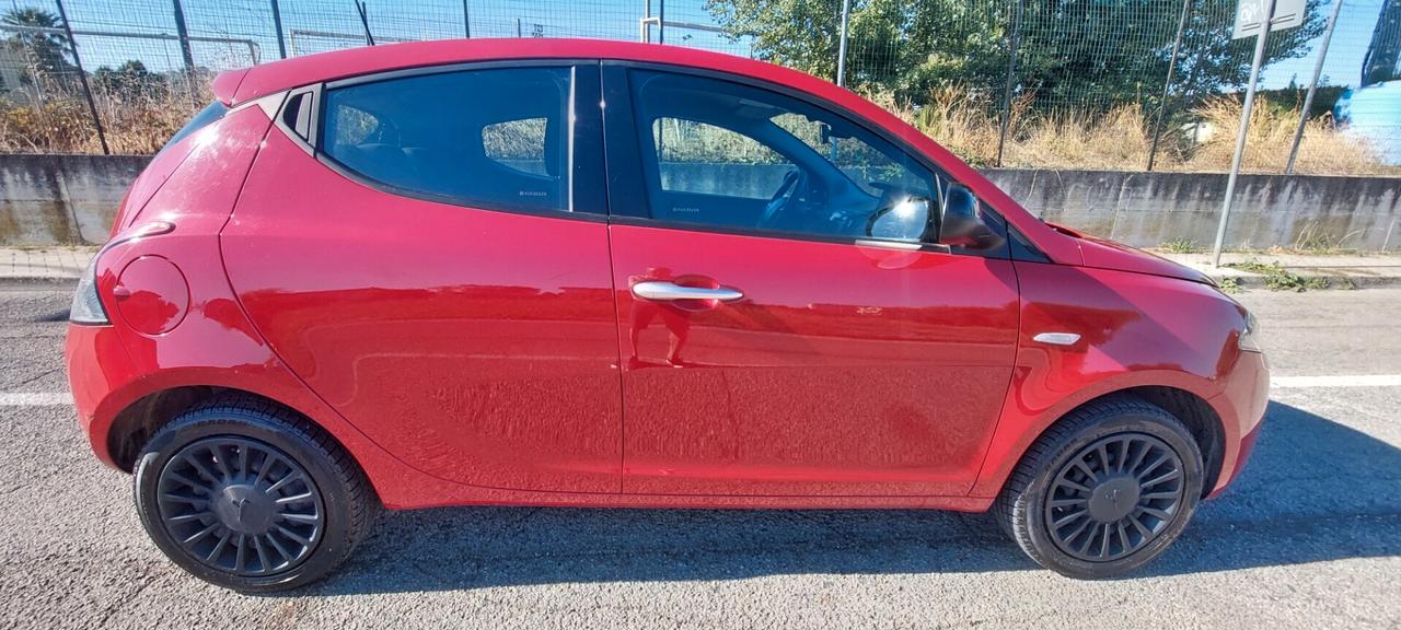YPSILON 1,2 GPL DI SERIE CASA MADRE LANCIA MOD.ALBERTA FERRETTI FARI A LED IMPECCABILE