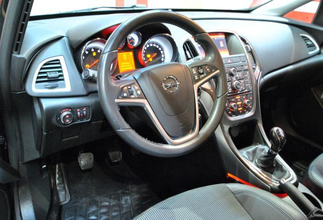 Opel Astra Astra IV 2010 5p 1.4 t Cosmo Gpl-tech 140cv