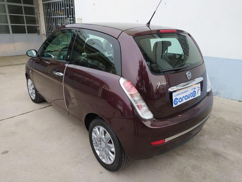 Lancia Ypsilon 1.3 MJT 75 CV Oro