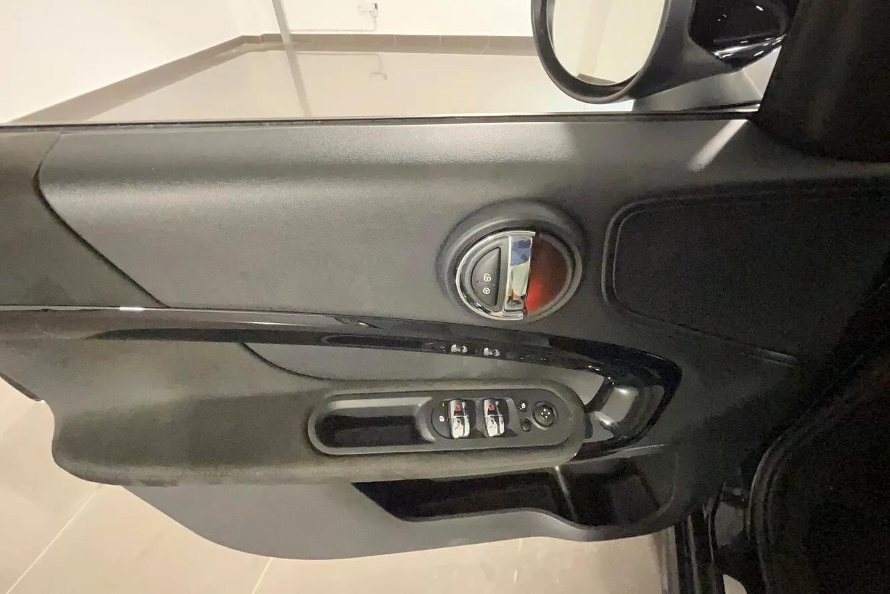 Mini Cooper Countryman 1.5 Essential