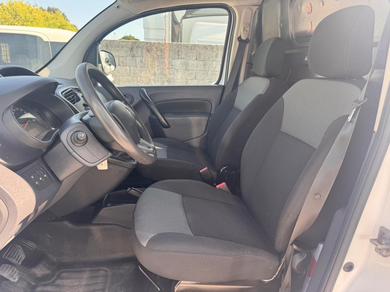 Renault Kangoo MAXI 1.5 BLUE DCI 115CV PASSO LUNGO L2 PRONTO