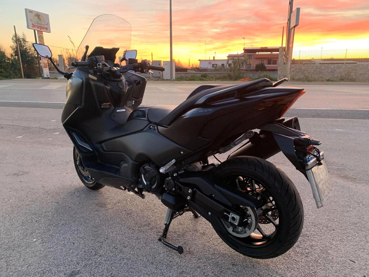 yamaha t-max 560 black uniprò