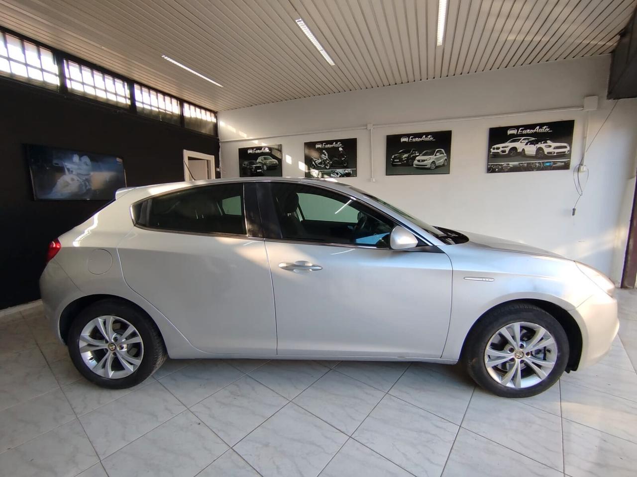 Alfa Romeo Giulietta 1.4 benzina 2011 CON GARANZIA