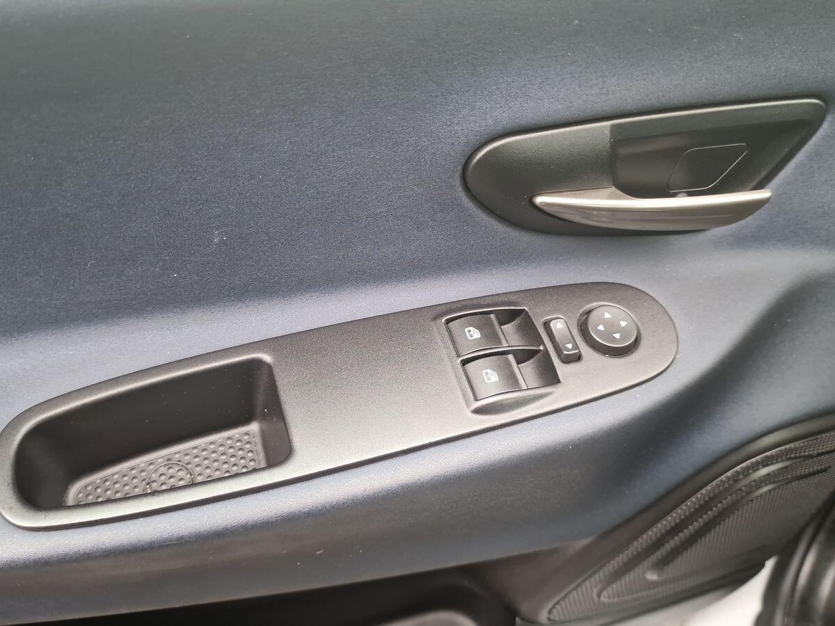 LANCIA YPSILON 900 SILVER