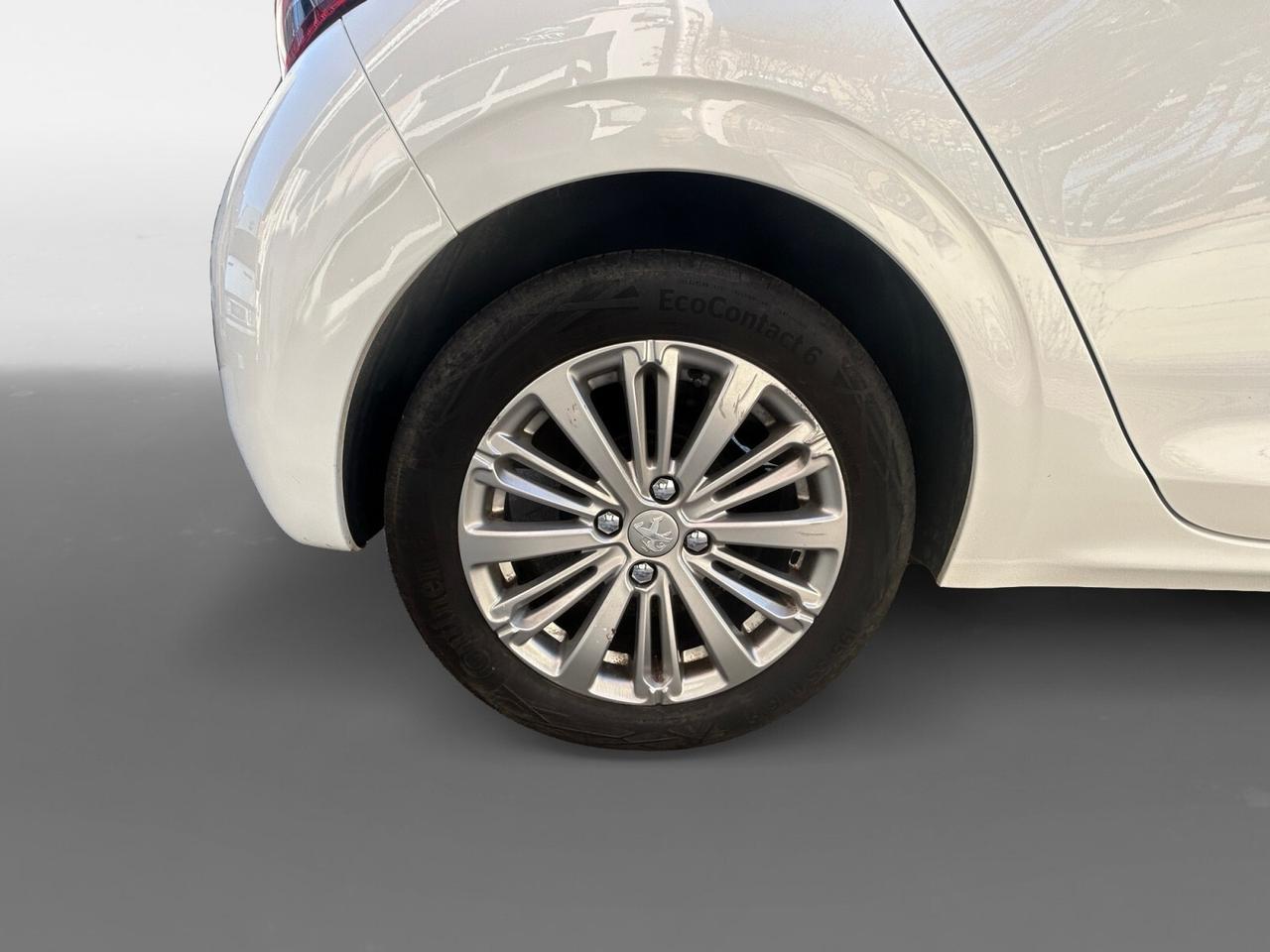 Peugeot 208 82cv 5 porte Allure