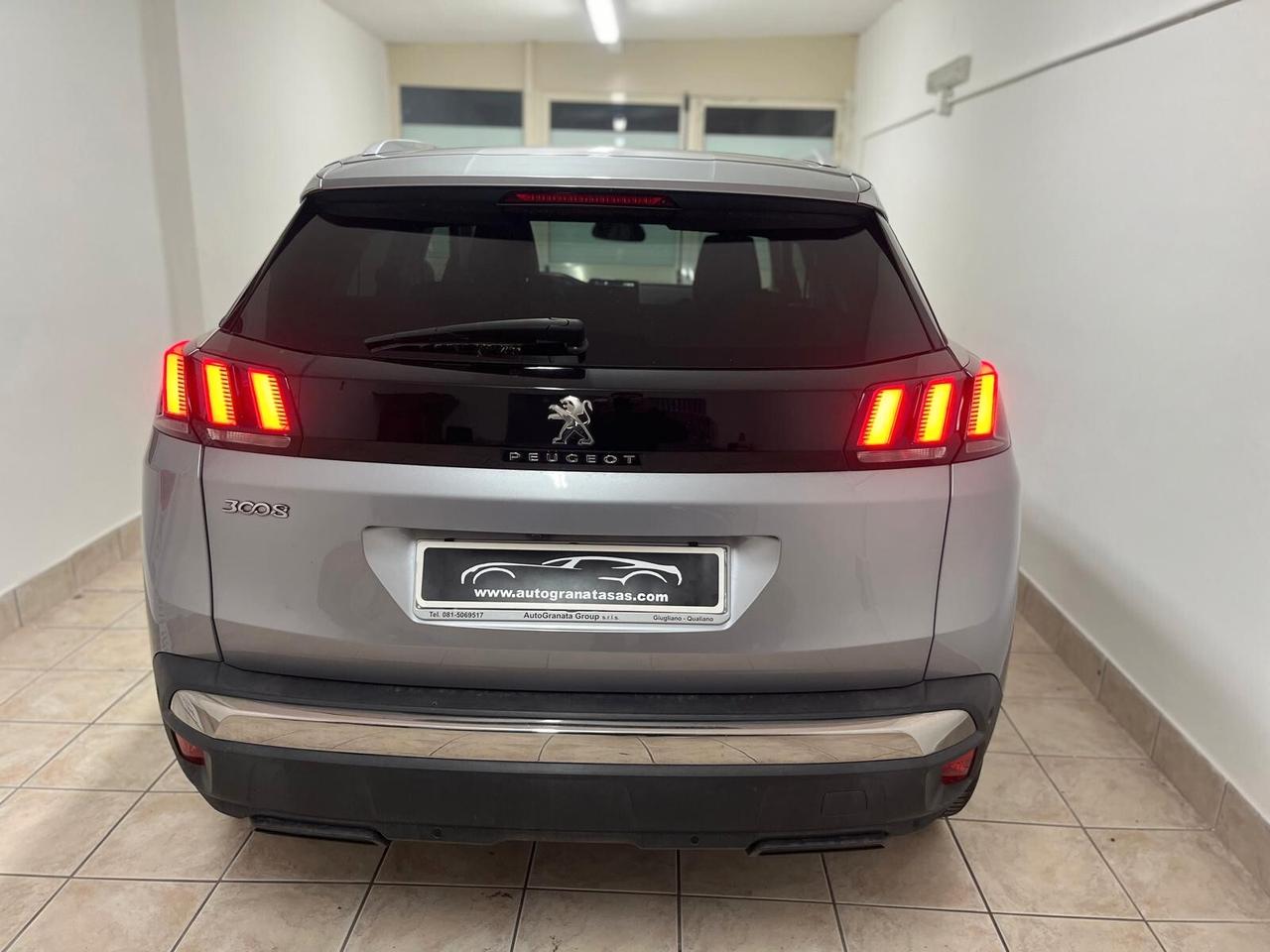 Peugeot 3008 1.5 BlueHDi 130 aut. Allure/ LED Navi Retro