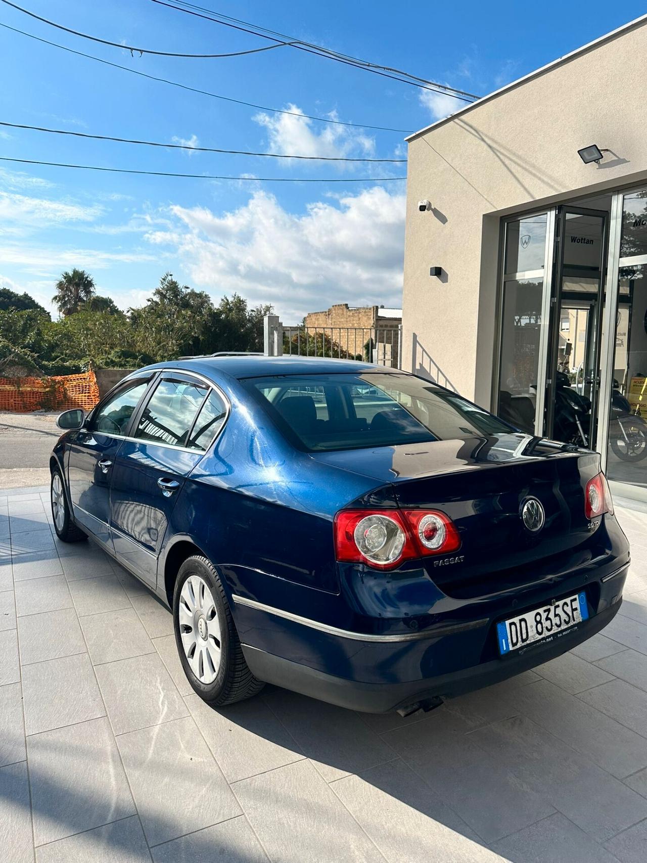 Volkswagen Passat 2.0 TDI/130 CV cat Var. C.line