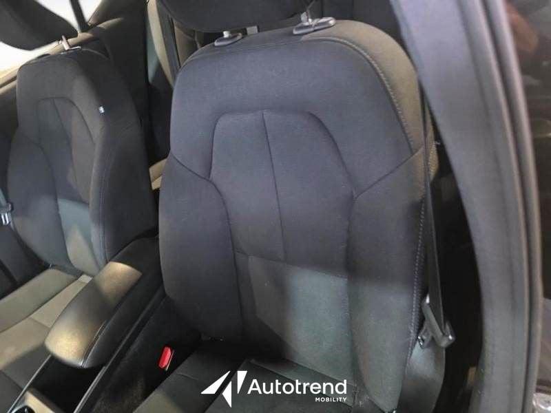 Volvo XC40 T2 129 CV Automatico Momentum Core
